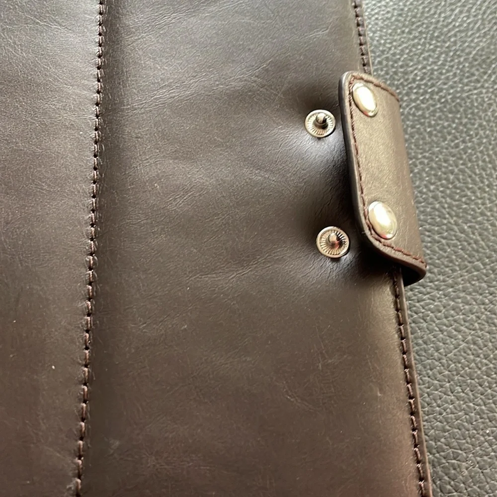 Best Motion Tablet Case Crossbody Brown Interior Card Slots Shoulder Strap - Picture 7 of 11